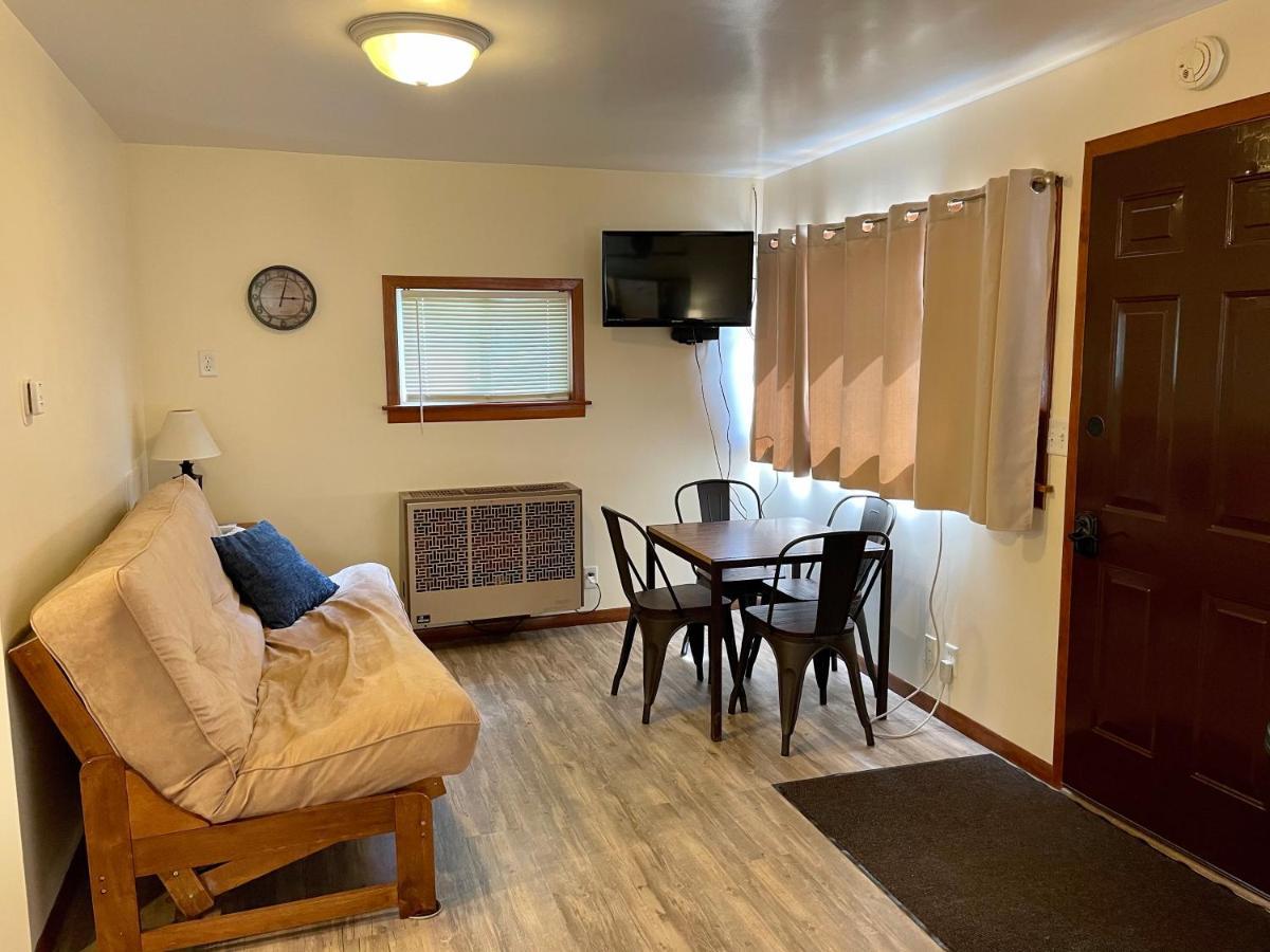 Whitetail Creek Resort Lead Eksteriør bilde
