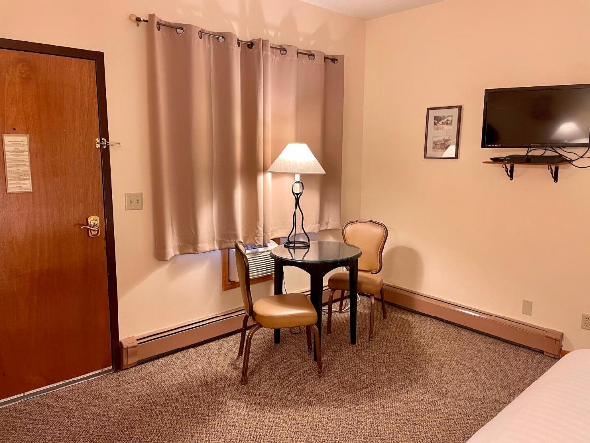 Whitetail Creek Resort Lead Eksteriør bilde
