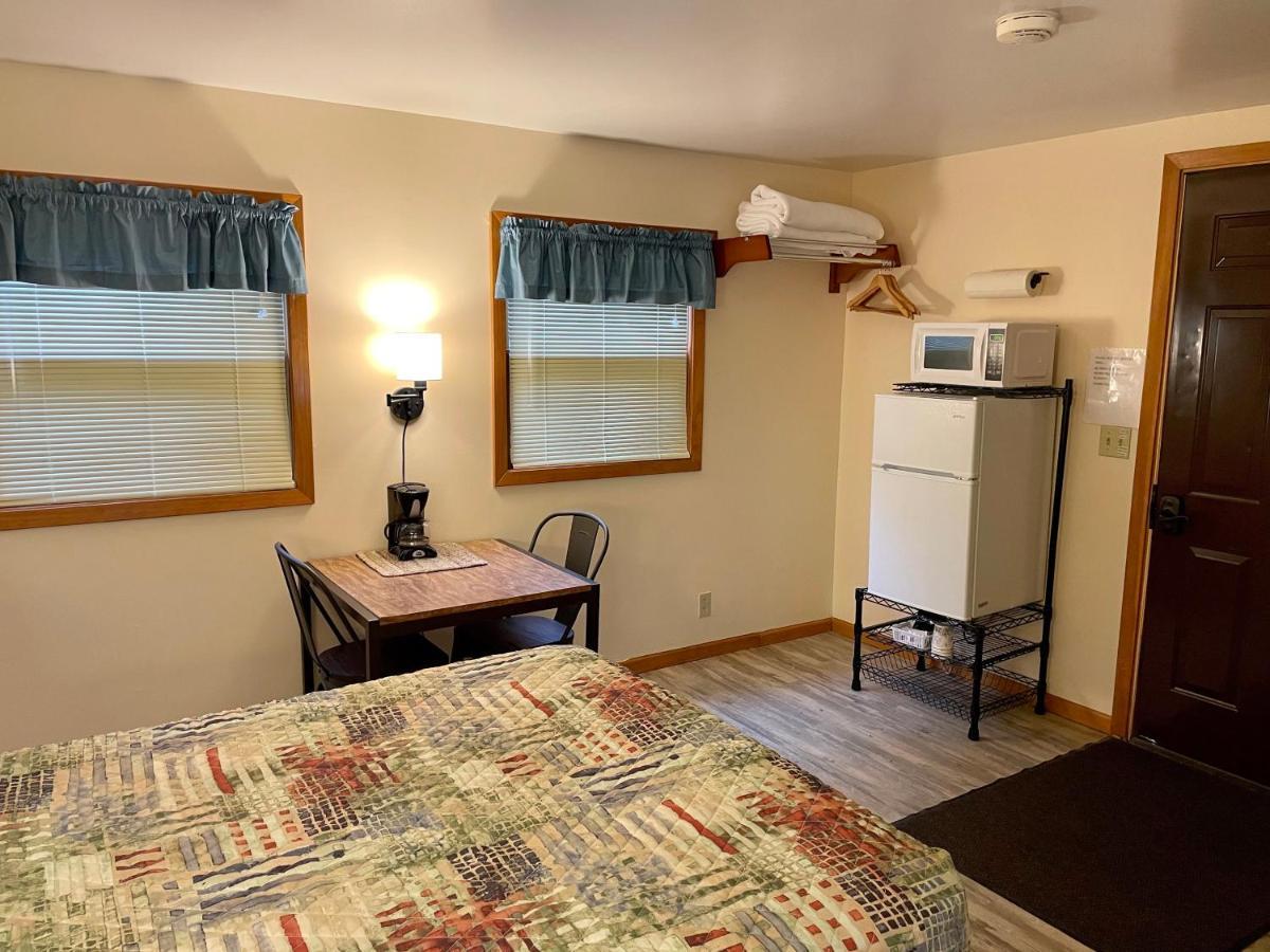Whitetail Creek Resort Lead Eksteriør bilde