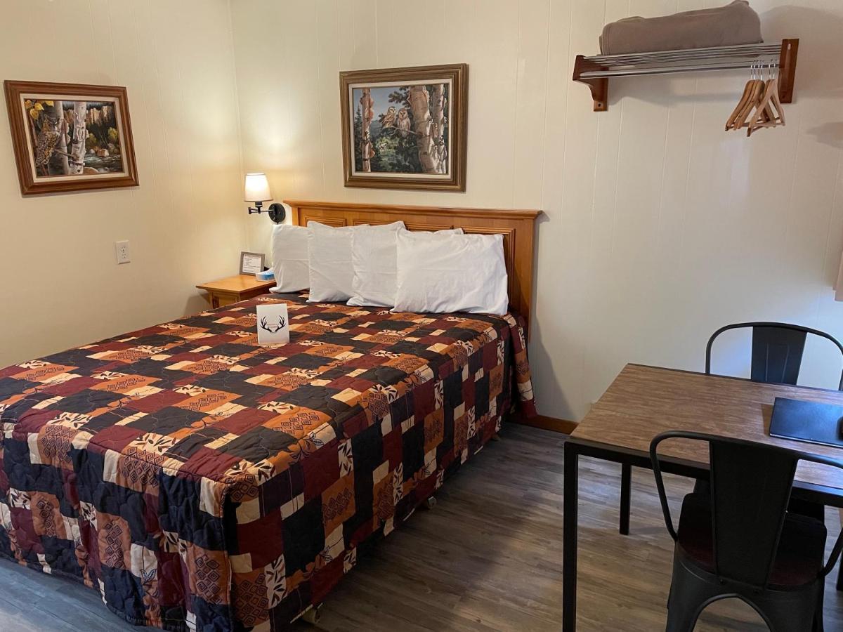 Whitetail Creek Resort Lead Eksteriør bilde
