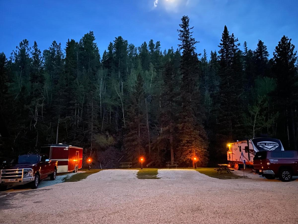 Whitetail Creek Resort Lead Eksteriør bilde