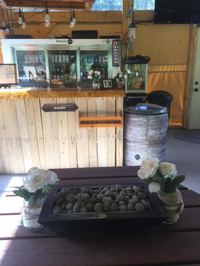 Whitetail Creek Resort Lead Eksteriør bilde